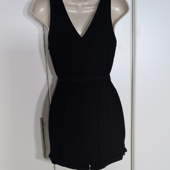 Black Sleeveless Jumpsuit - Picture 4 of 6